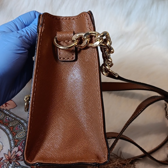 Michael Kors Hamilton Traveler Crossbody bag - Picture 6 of 14